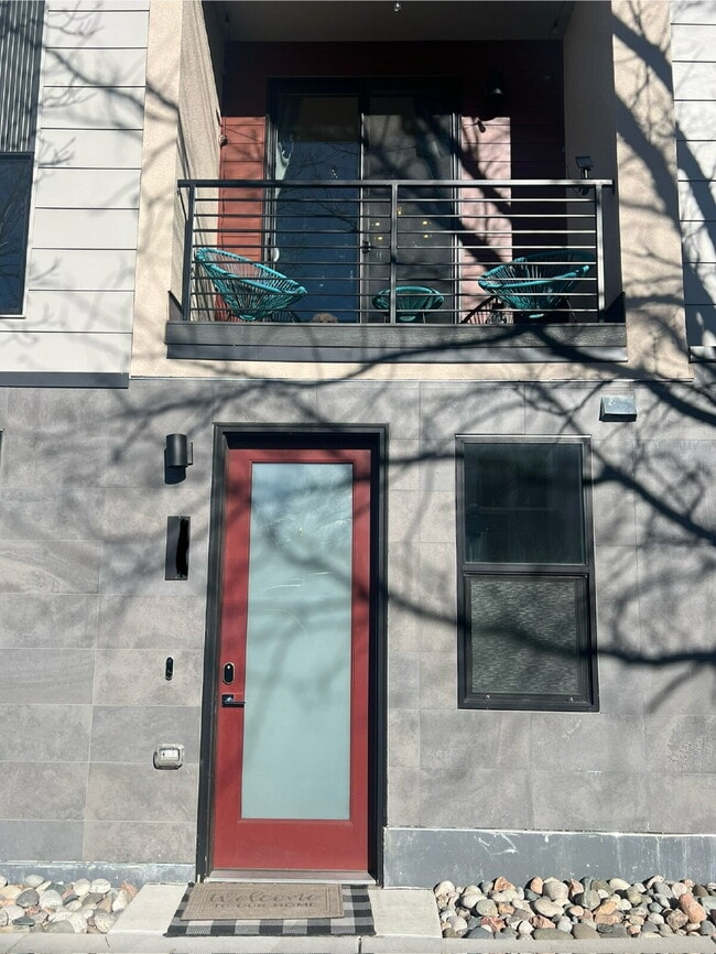 Photo - "Charming 2-Bed, 2.5-Bath Townhouse Retreat in Vibrant Denver Locale - 3822 Zenobia St!"