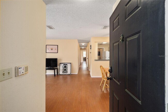 Foto del edificio - 3705 SW 27th St