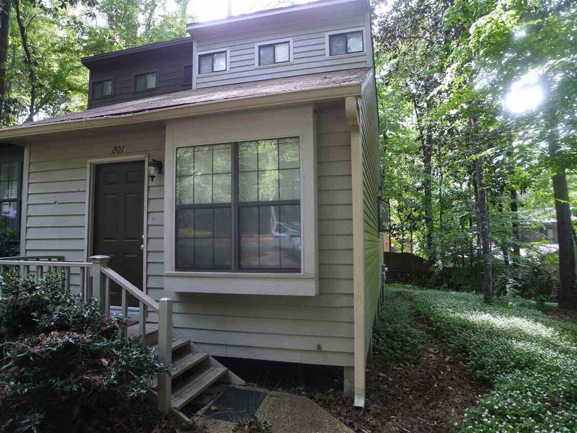 Foto principal - 201 Parkbrook Cir