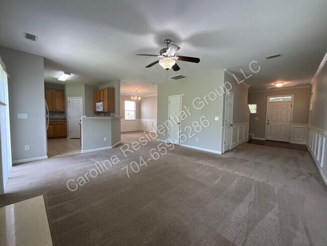 Building Photo - 10846 Traders Ct