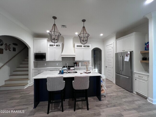 Foto del edificio - 300 Misty Wind Dr