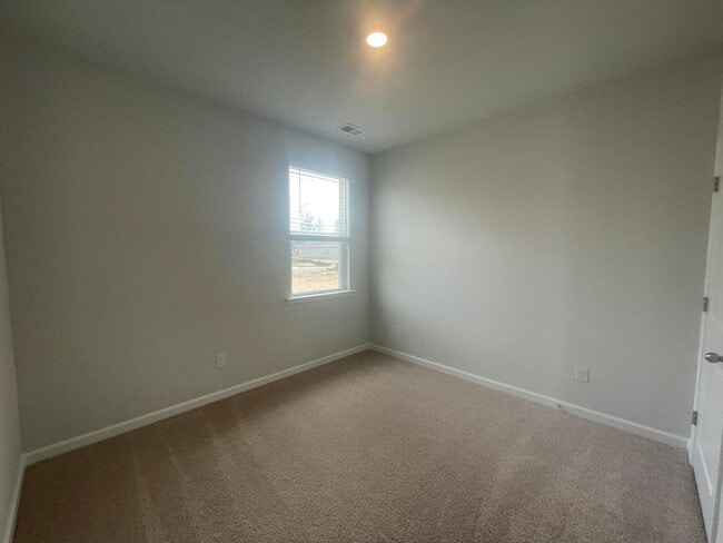 Building Photo - 206 Oakwood Blvd