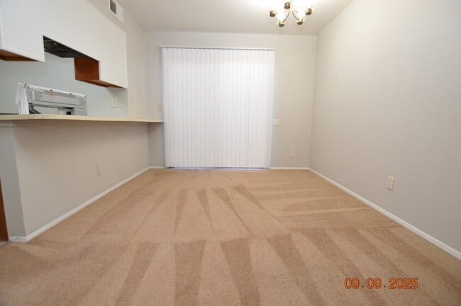 Building Photo - 495 Sellers Pl