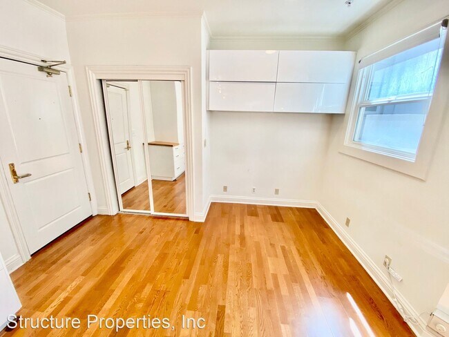 Building Photo - Studio, 1 bath House - 725 Pine Street #304