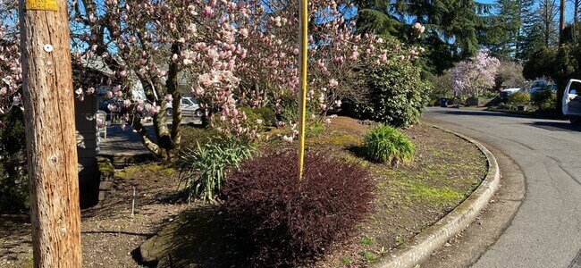 Building Photo - Clinton Dr