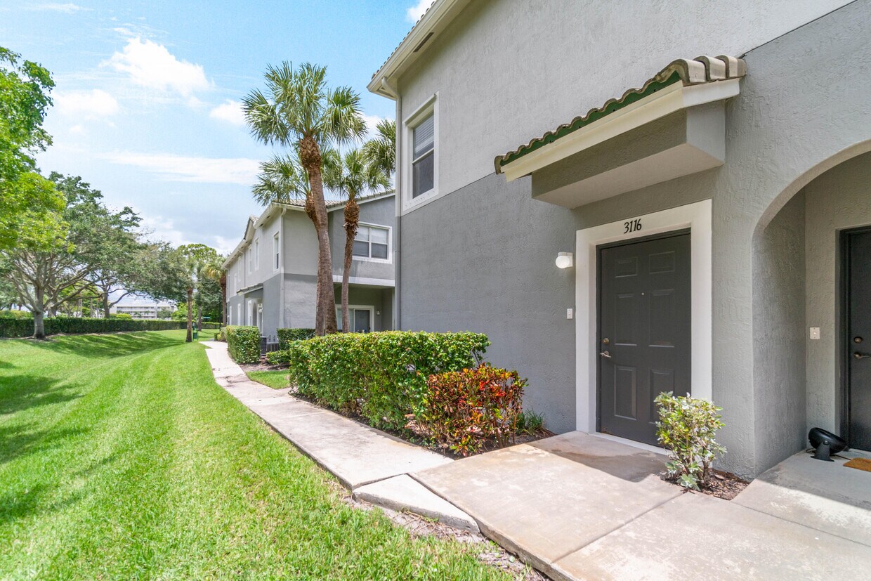3116 Grandiflora Dr, Lake Worth, FL 33467 Townhome Rentals in Lake