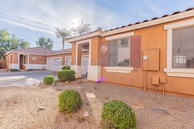 Foto del edificio - 6330 S Blake St