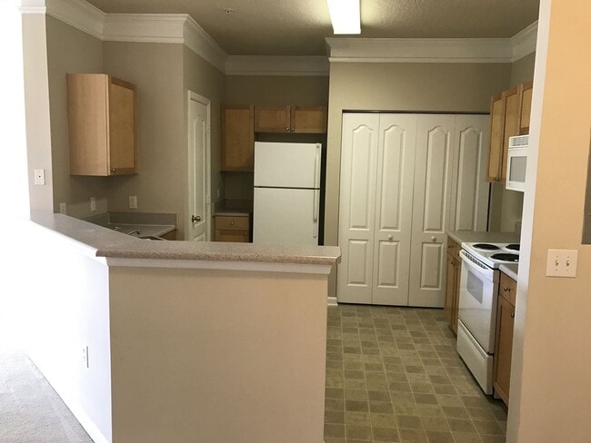 Building Photo - Just Listed!  2/2 Second Floor Unit Located at the Beautiful Mirabella Condominiums