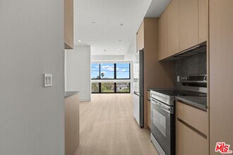 Building Photo - 1808 Lincoln Blvd