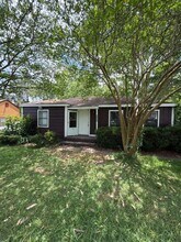 Building Photo - 925 Oleander Ave