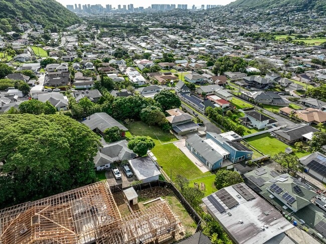 Building Photo - 3238 Alani Dr