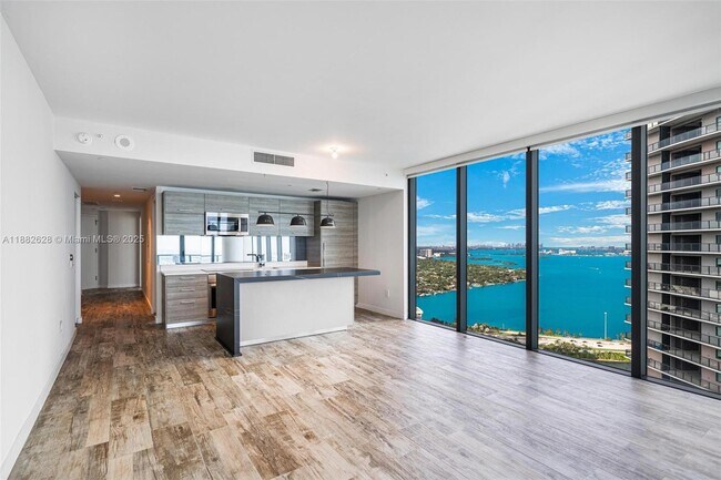 Foto del edificio - 650 NE 32nd St