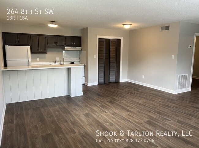 Building Photo - 264 8th St SW