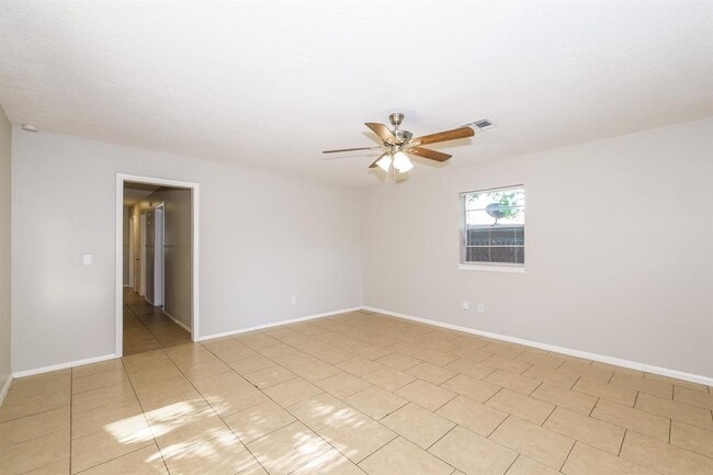 Foto del edificio - 621 Juniper Ave