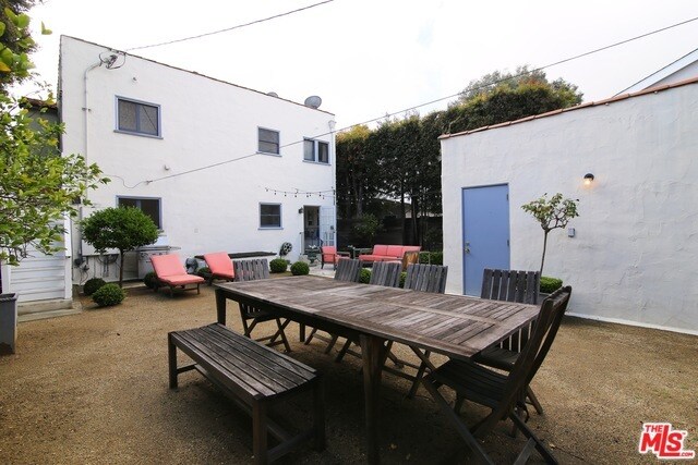 Foto del edificio - 10571 Ayres Ave