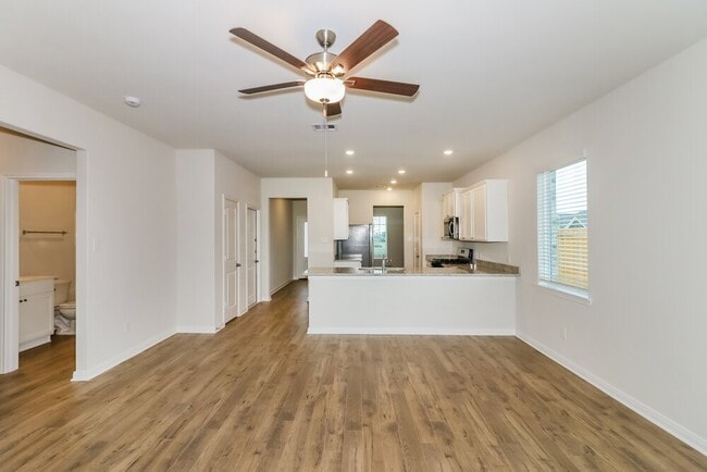 Foto del edificio - 401 Sunny Highlands Dr