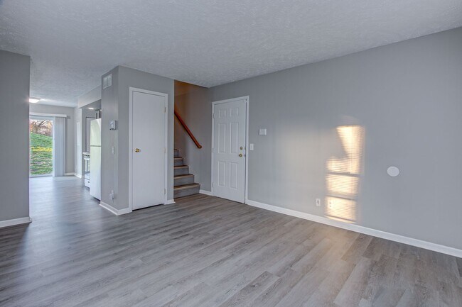 Foto del edificio - For Rent: Four-Bedroom, Two-Bathroom Single Family Home