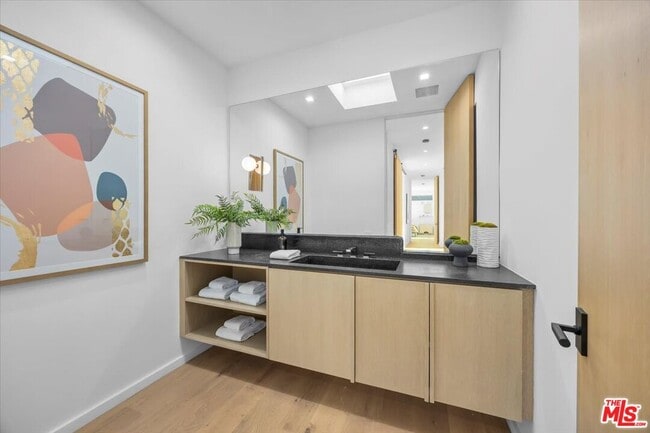 Foto del edificio - 1836 Loma Vista Dr