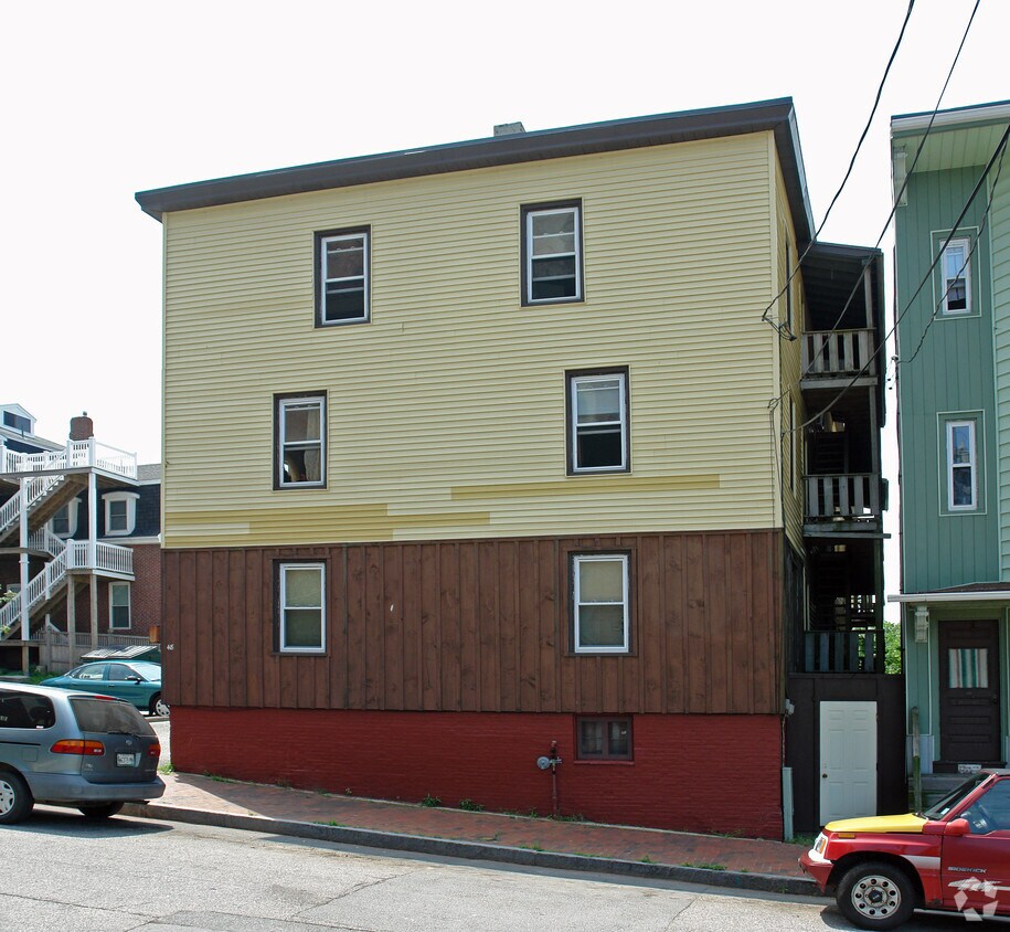 Building Photo - 48 Wilmot St