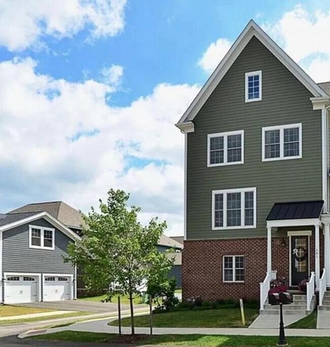 Building Photo - 301 Osona Ln