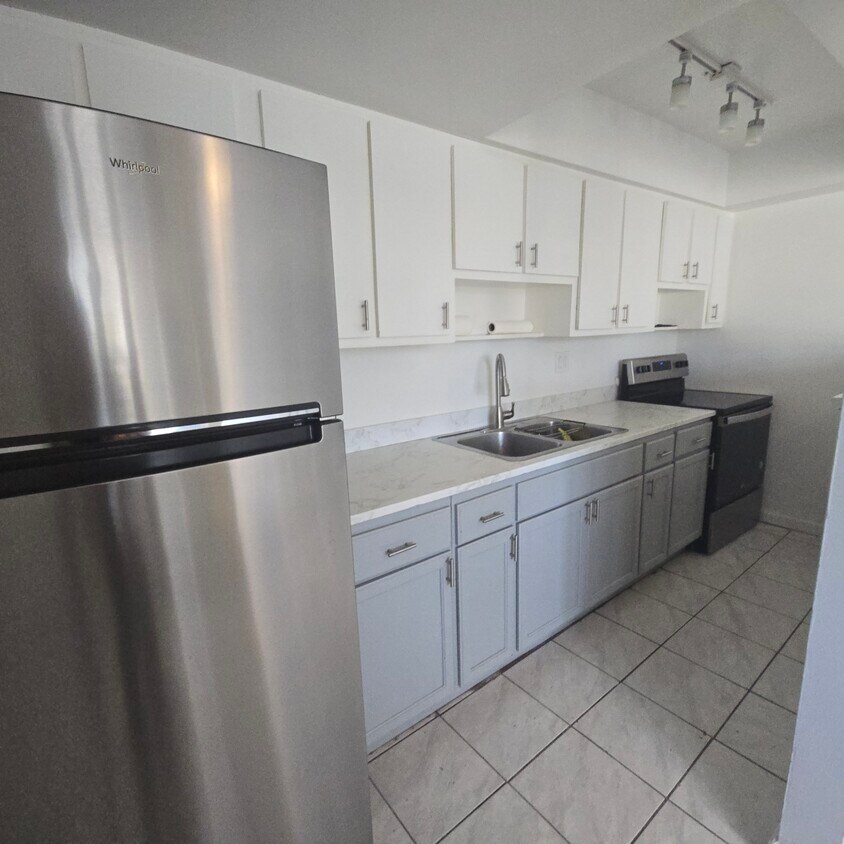 Foto principal - 1730 NE 62nd St