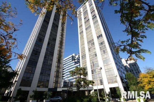 Building Photo - 125 SW Jefferson Ave