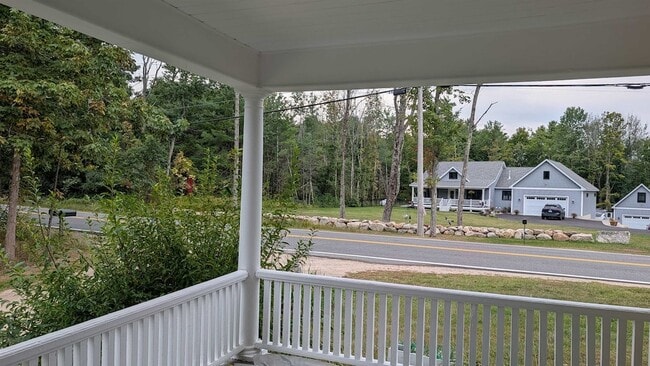 Building Photo - 215 Bay Rd