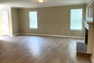 Building Photo - 609 Coventry Township Ln