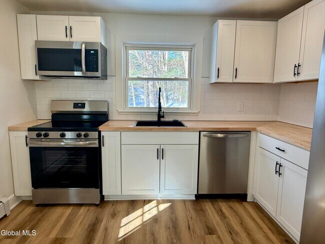 Foto del edificio - 98 Willow St