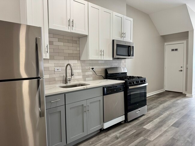 Foto del edificio - 3712 W Belmont Ave