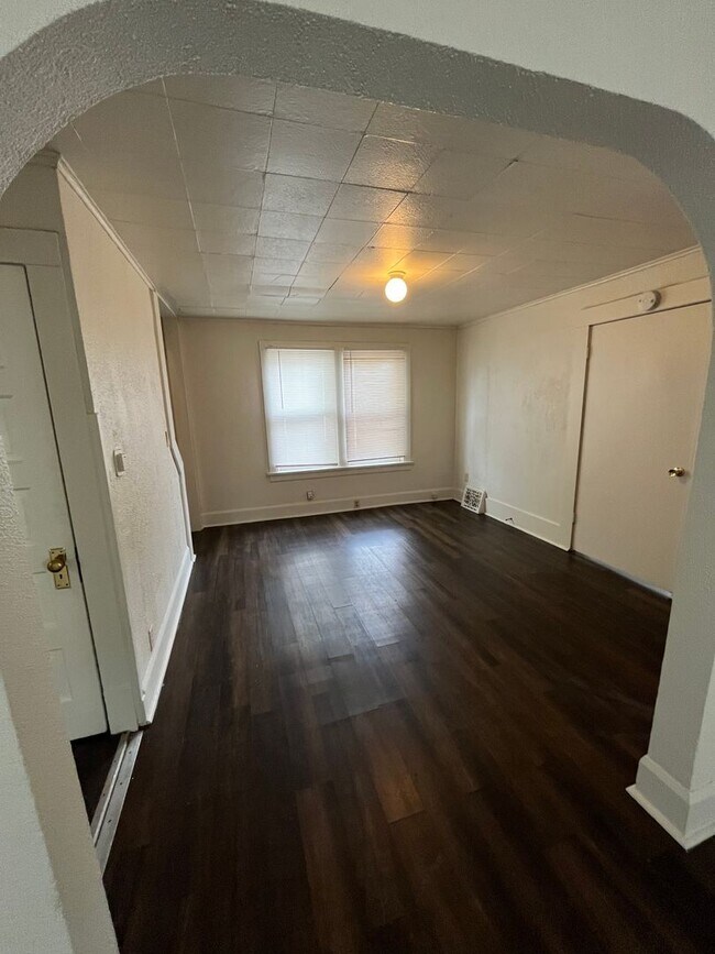 Foto del edificio - 4 bedroom 1-1/2 bath home in Rockford avai...