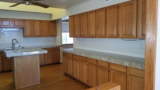 Kitchen - 4352 Avenida Amelgado