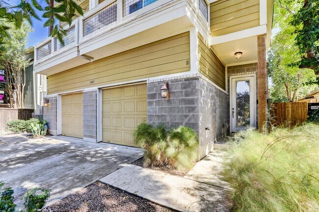 Building Photo - 5405 Woodrow Ave