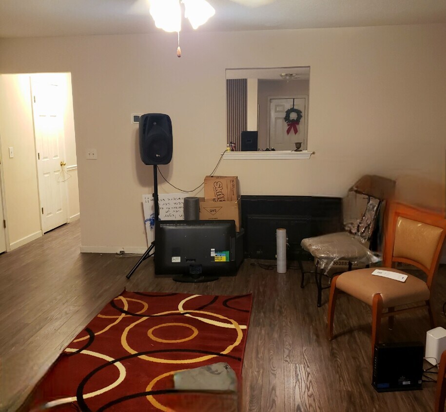 Foto principal - 1517 April Ln