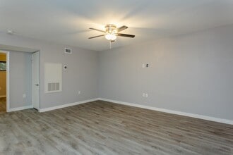 Building Photo - 2810 Beauchamp St