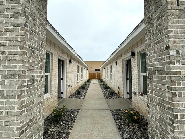 Building Photo - 12 San Jose Dr