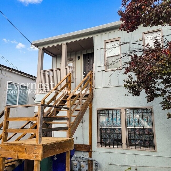 Building Photo - 440 18th St