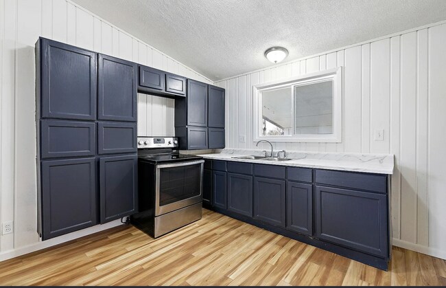 Foto del edificio - 6455 Chestnut Ave