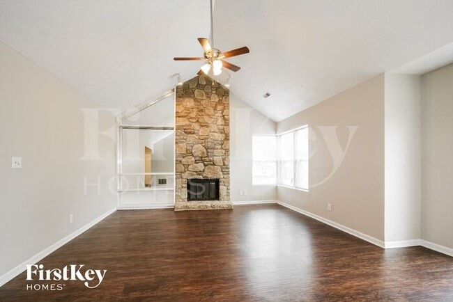 Building Photo - 6903 Hardwood Dr