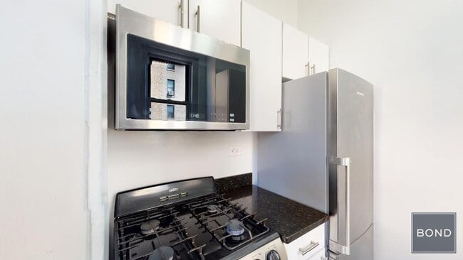 Building Photo - 120 W 86th St