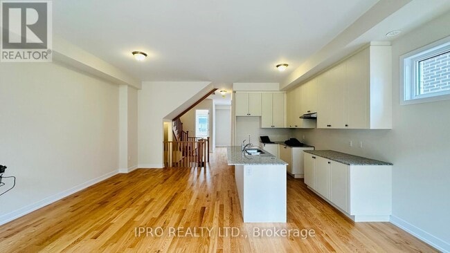 Building Photo - 3098 Meadowridge Dr