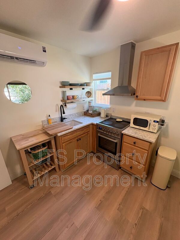 Foto del edificio - 6906 Pin Oak Ct