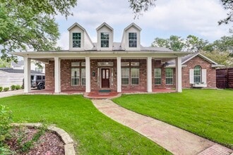 Building Photo - 7906 Del Monte Dr