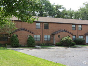 Building Photo - 2263 Hughey Dr