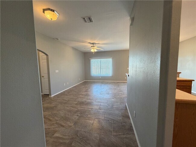 Foto del edificio - 1903 E La Entrada Pl