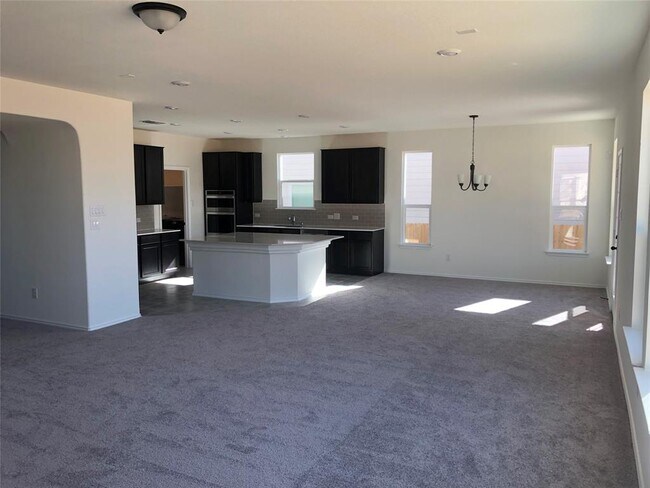 Building Photo - 100 Passiflora Dr