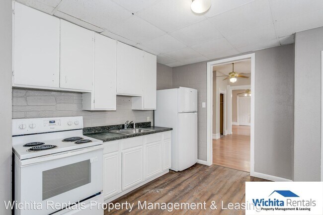 Foto del edificio - 2 br, 1 bath House - 917 S. Topeka Ave #1