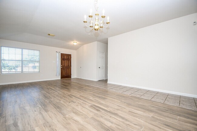 Foto del edificio - 21839 Manitou Falls Ln