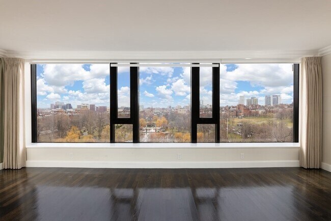 Building Photo - 220 Boylston St
