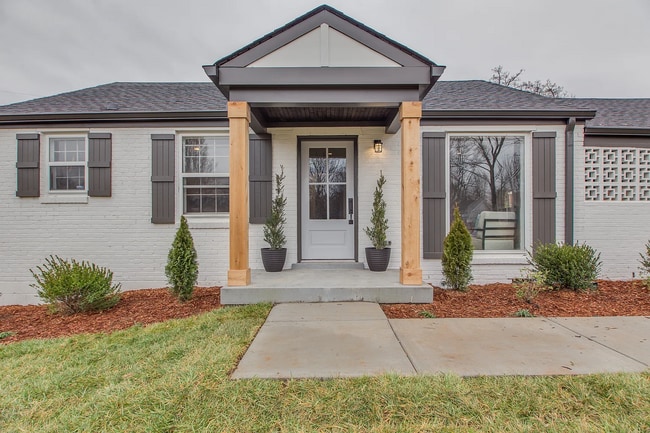 Building Photo - 233 Ridgeway Dr
